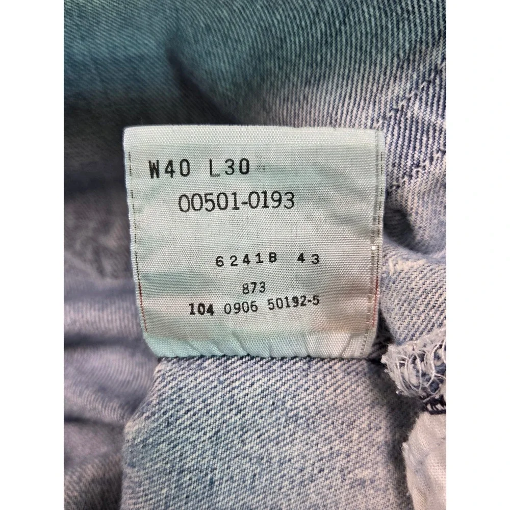 Vintage Levi's 501 Jeans Mens 37x29 Light Wash Blue Button Fly Straight Leg